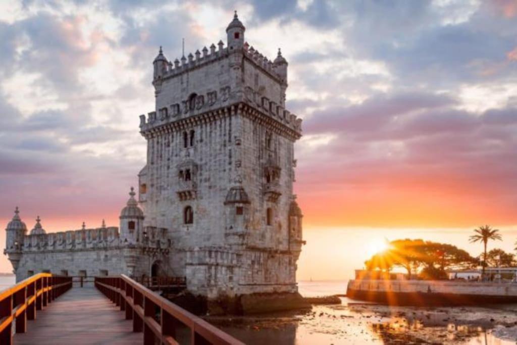 Classic Lisbon Homes: Bright & Central In Belem 外观 照片
