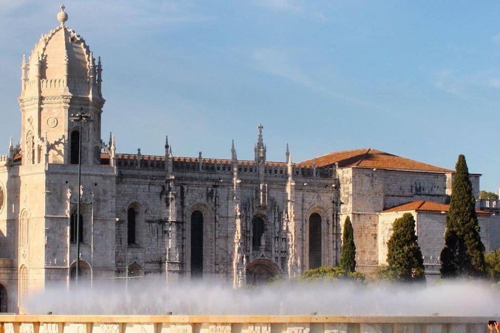 Classic Lisbon Homes: Bright & Central In Belem 外观 照片