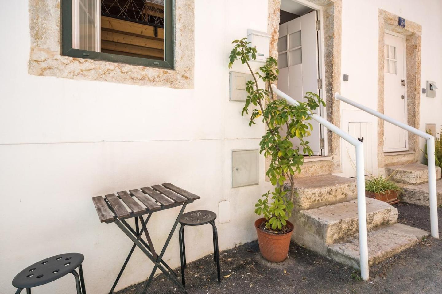 Classic Lisbon Homes: Bright & Central In Belem 外观 照片