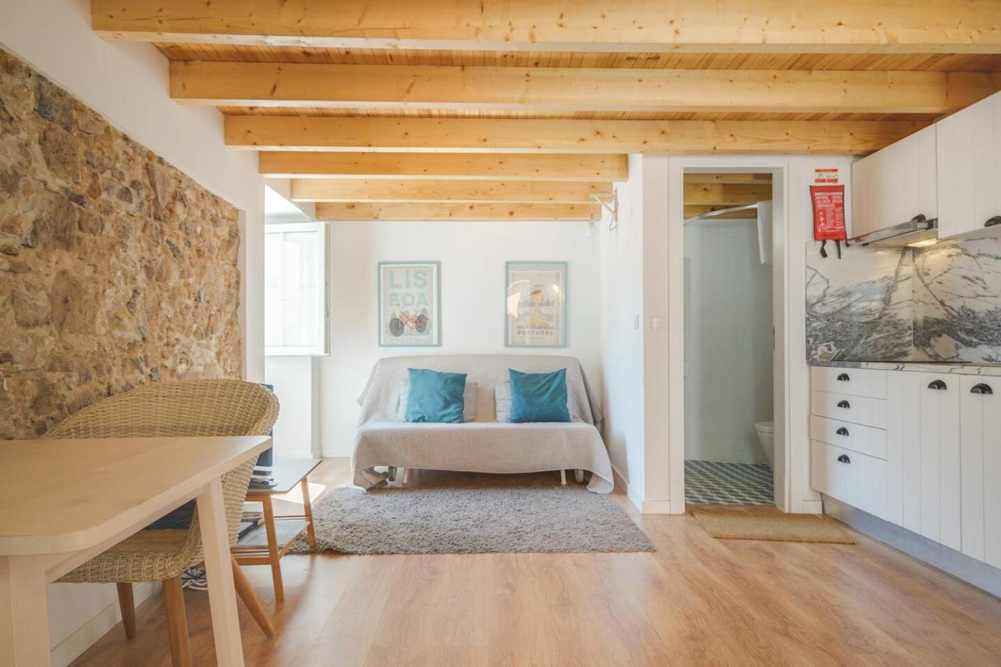 Classic Lisbon Homes: Bright & Central In Belem 外观 照片